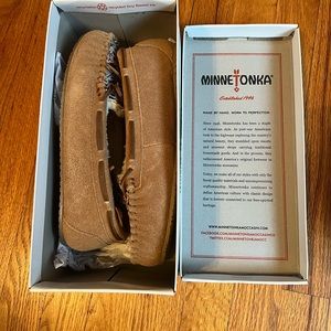 Brand NEW Minnetonka moccasins, women’s size 8!
